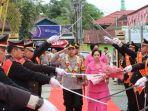 Kapolres-Hulu-Sungai-Tengah-HST-disambut-pedang-pora.jpg