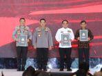 Kapolri-menyerahkan-Penghargaan-Pin-Emas-untuk-Kemenkumham-RI.jpg