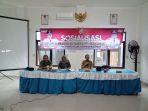 Kasatpol-PP-Kabupaten-Balangan-Aspariah-menyampaikan-materi-kepada-Linmas.jpg