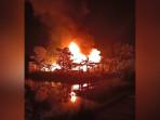 Kebakaran-di-Sungai-Kambat-Batola-meludeskan-dua-rumah.jpg