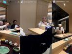 Kebersamaan-orangtua-Reino-Barack-dan-ibunda-Syahrini-saat-makan-bersama.jpg