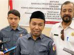 Ketua-Badan-Pengawas-Pemilu-Provinsi-Kalimantan-Selatan-Aries-Mardiono-kamis-30112023.jpg
