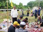 Ketua-DPD-Golkar-Kabupaten-Balangan-Ansharuddin-potong-hewan-kurban-12072022.jpg