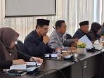 Ketua-DPRD-Tala-H-Khairil-Anwar-tengah-bersama-Komisi-II.jpg