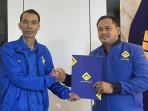 Ketua-DPW-Partai-Gema-Bangsa-Kalsel-Mimin-menerima-SK-dari-DPP-Partai-Gema-Bangsa.jpg