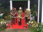 Ketua-IAD-Kalsel-membuka-pasar-murah.jpg