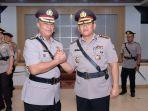 Kombes-Pol-Moch-Rifai-kiri-bersama-pejabat-baru-Kombes-Pol-Adam-Erwindi-SIK-MH-kanan.jpg