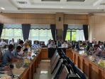 Komisi-III-DPRD-Kalsel-bersama-puluhan-warga-Jejangkit-d.jpg