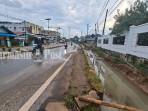 Kondisi-Jalan-Stagen-KM-5-yang-kerap-terendam-banjir-saat-intensitas-hujan-tinggi2.jpg