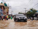 Kondisi-banjir-di-Ruas-Jalan-Mistar-Cokrokusumo-Bangkal.jpg
