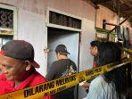 Kondisi-rumah-ditemukannya-jasad-tersebut-sudah-diberi-garis-polisi.jpg