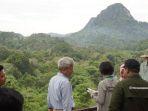 Kunjungan-tim-evaluasi-Global-Geopark-di-view-Gunung-Kantawan.jpg