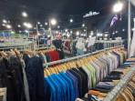 Lapak-pedagang-thrifting-yang-buka-di-emperan-di-Banjarbaru.jpg