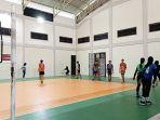 Latihan-bola-voli-tim-putra-dan-putri-di-SKB-Mulawarman-Kota-Banjarmasin-11102022.jpg