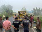 Lokasi-di-TKP-pasca-kejadian-Laka-Lantas-di-Ruas-Jalan-Desa-Binjai-Pirua-HSTdepan-dump-truk-hancur.jpg