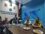 MF-28-Warga-Handil-Pirua-HST-Ini-Tak-Berkutik-Saat-Digerebek.jpg