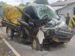Mobil-Pikap-Daihatsu-Grandmax-ringsek-setelah-menabrak-beton-jembatan.jpg