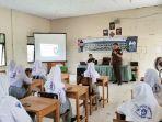 Narasumber-dari-kejari-Tapin-saat-Jaksa-Masuk-Sekolah-di-SMAN-1-Tapin-Tengah-Senin-14082023.jpg