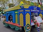 Iringan Mobil Pawai Ta’aruf MTQ ke-51 Tingkat HSS Tampilkan Berbagai Miniatur, Ada Bentuk Masjid