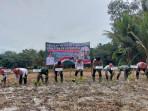 PENANAMAN-SERENTAK-Bupati-Balangan-Abdul-Hadi-SD.jpg