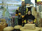 PJ-Bupati-stand-pameran-Dekranasda-HSU.jpg