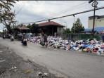 PS-HKSN-kembali-memperlihatkan-tumpukan-sampah-y.jpg