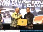 PT-Harmoni-Mitra-Utama-cabang-Banjarmasin-raih-penghargaan-k3.jpg