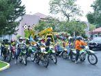 Pawai-keliling-kota-Kandangan-mengarak-Piala-Adipura-2023-di-HSS.jpg