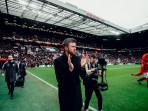 Pelatih-Manchester-United-Michael-Carrick-bertepuk-tangan-foto-dari-X.jpg