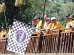 Pelepasan-perserta-Bamboo-Rafting-start-di-Loksado-finish-di-Dermaga-Tugu-Niih.jpg