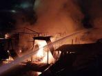 Pemadaman-kebakaran-di-Desa-Mantimin.jpg