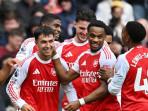 Pemain-Arsenal-Wiliam-Saliba-bersama-rekannya-merayakan-gol.jpg