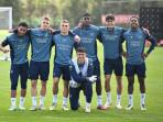 Pemain-Arsenal-terlihat-santai-lebih-dahulu-dengan-di-Liga-inggris.jpg