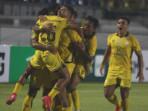 Pemain-Barito-Putera-rayakan-gol-setelah-unggul-sementara-dari-Persiba-Balikpapan-1.jpg