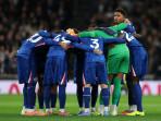 Pemain-Chelsea-berkumpul-sebelum-kick-off-pada-laga-Liga-Inggris-5-November.jpg