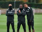Pemain-Chelsea-foto-bersama-jelang-latihan-foto-dari-X.jpg