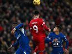 banjarmasin/Pemain-Liverpool-Darwin-Nunez-beduel-dengan-bek-Chelsea.jpg