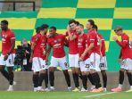 Pemain-Manchester-United-melakukan-selebrasi-dan-ucapan-selamat-untuk-gol-Anthony-Martial.jpg