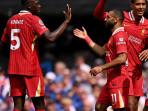 Pemain-belakang-Liverpool-Ibrahima-konate-kompak-dengan-Mohamed-Salah-usai-laga.jpg