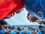 Pemain-manchester-City-diskusi-sebelum-laga-di-mulai-foto.jpg