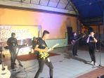 Penampilan-musisi-muda-dan-seniman-musik-di-Barito-Kuala.jpg
