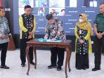 Penandatanganan-komitmen-bersama-Tim-Percepatan-Penurunan-Stunting-Kabupaten-HSU.jpg
