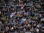 Pendukung-Juventus-selalu-hadir-dan-memberikan-dukungan-kepada-tim-kesayangan-30.jpg
