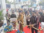 Pengguntingan-pita-oleh-Bupati-HST-Samsul-Rizal-bersama-RCEO-Regional-14-Kalimantan.jpg