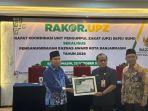 Penghargaan-Baznas-Award-oleh-Baznas-Kota-Banjarmasin1.jpg