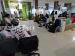 Pengunjung-tampak-memadati-ruang-tunggu-MPP-Tapin-di-awal-pekan-Senin-262202412.jpg