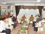 Pengurus-IPQAH-Kalsel-saat-audensi-dengan-Pj-Bupati-HSS-12.jpg