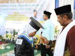 Penjabat-Bupati-hsu-H-Zakly-Asswan-saat-wisuda-santri-TPA-Kamis-10082023.jpg