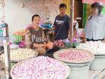Penjual-bawang-di-Pasar-Sentra-Antasari-Kota-Banjarmasin-kalsel-Senin-2952023.jpg