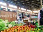 Penjual-cabai-sayuran-di-Pasar-Keraton-Rantau.jpg